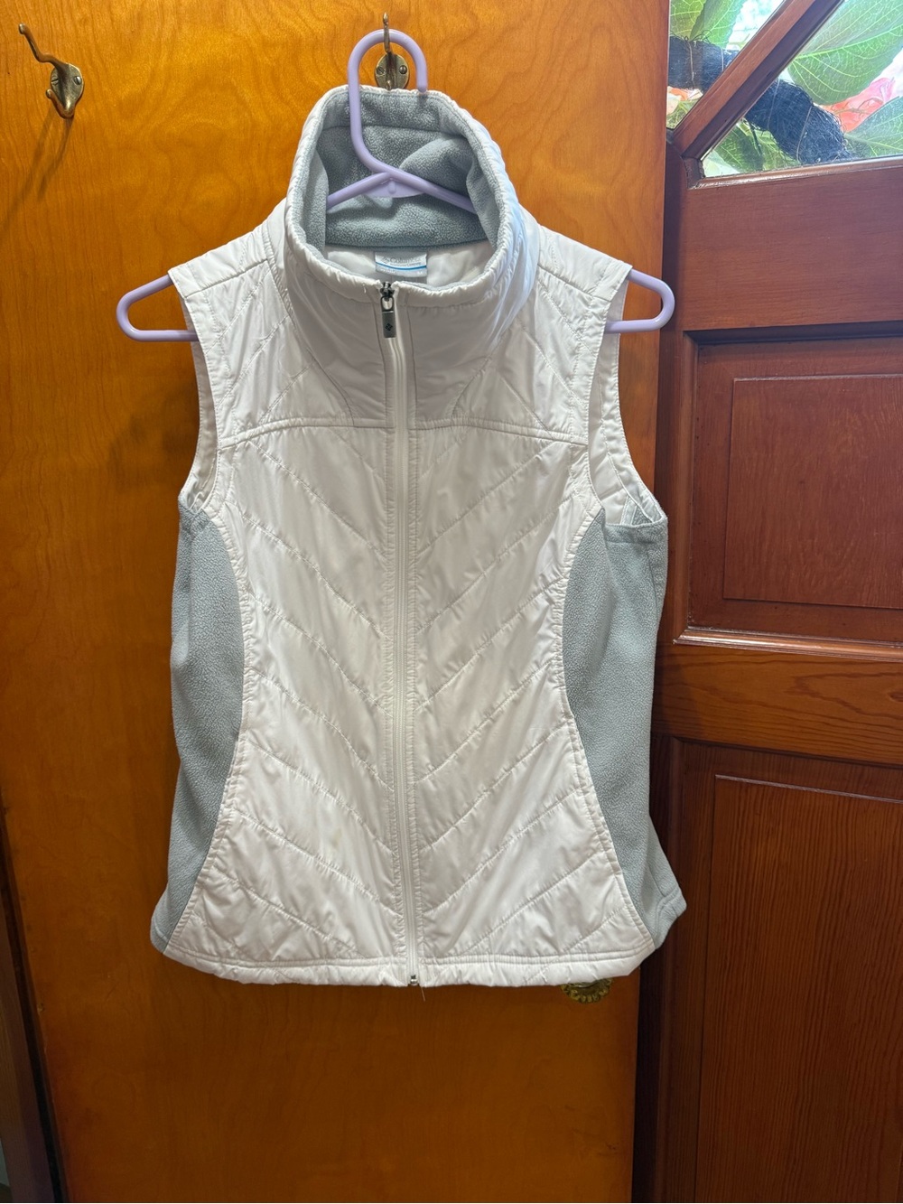 Womenâs Columbia White Quilted Vest with Light Gray Side Panels